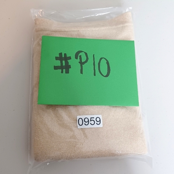 St. John Old Money Cashmere Blend Cream Gold Crewneck Jumper Sweater - Picture 13 of 13